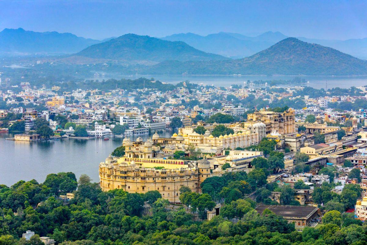 Discover the gems of Udaipur's historic old city