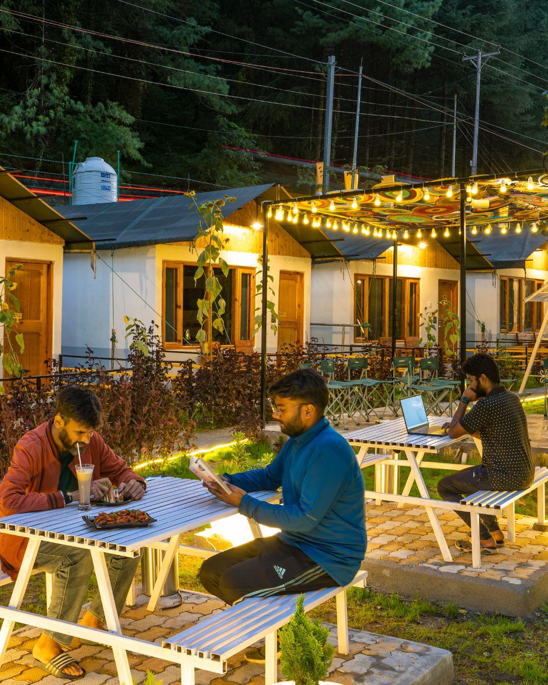 The Hosteller Kasol, Riverside