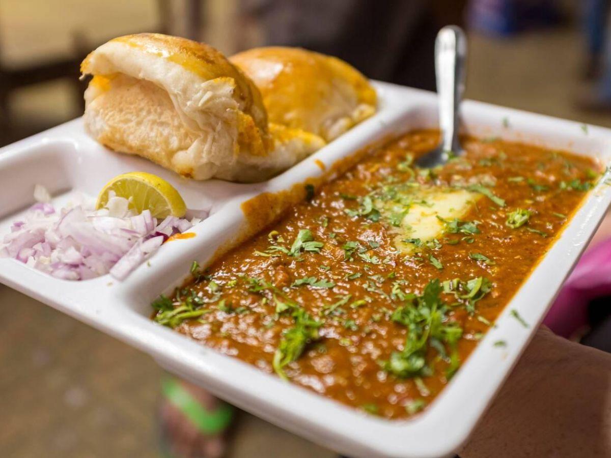 From Vada Pav to Pav Bhaji - here’s an AAMCHI food guide to Mumbai